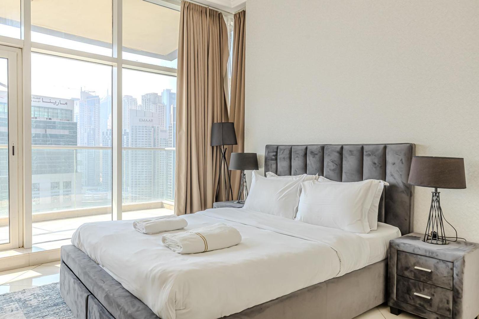 Spacious 3bdr In Marina With Office * Dubai