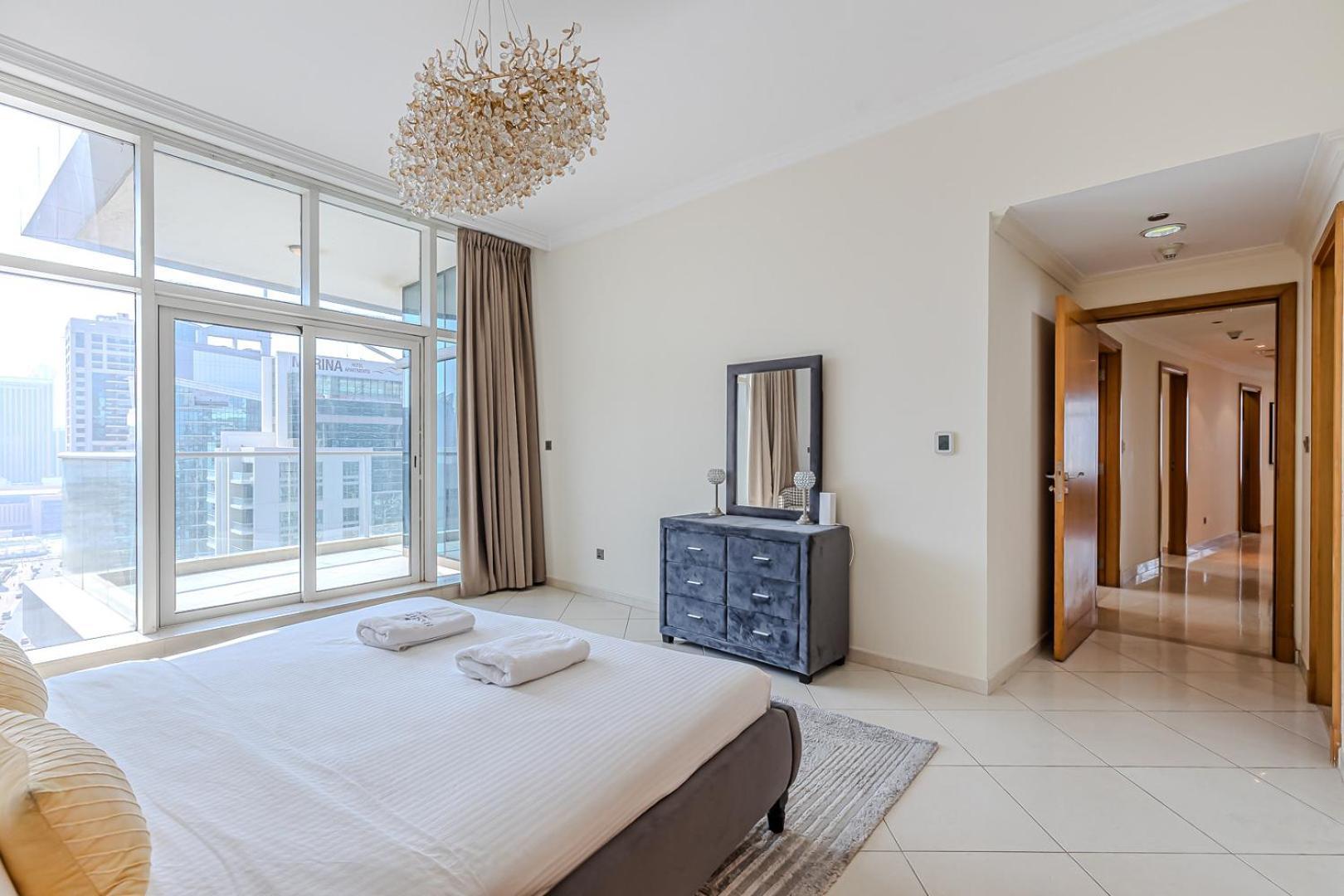 Spacious 3bdr In Marina With Office