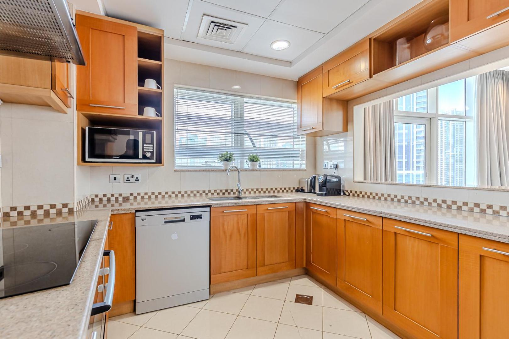 Spacious 3bdr In Marina With Office *